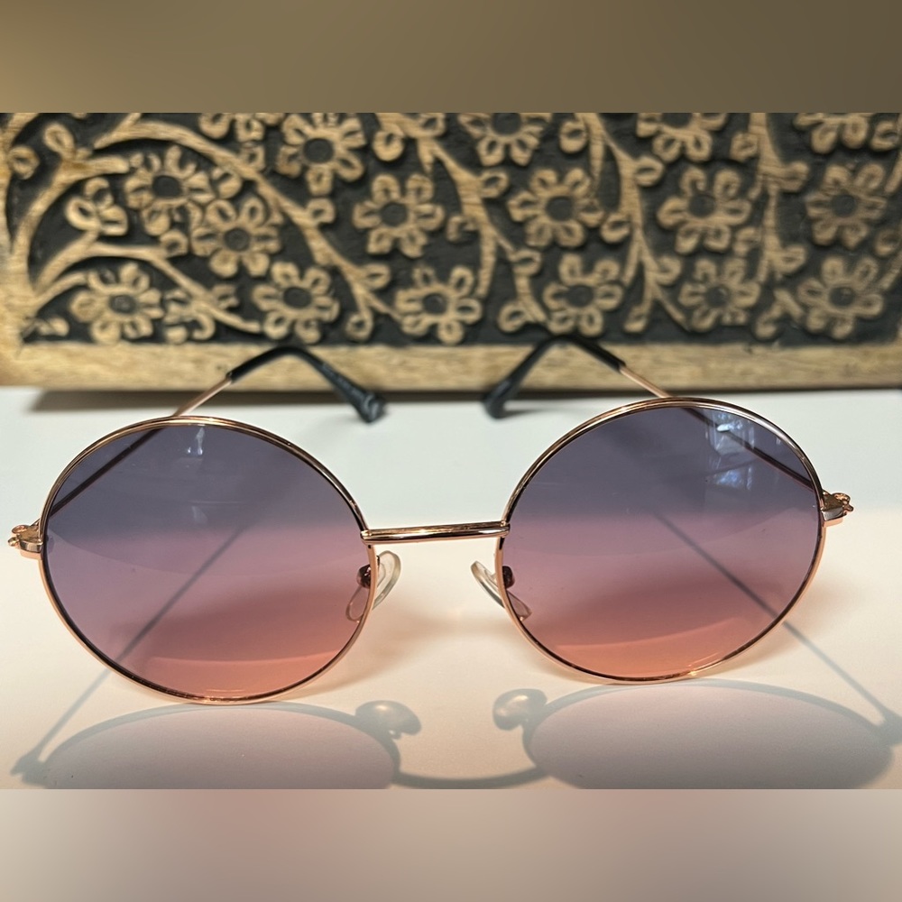 Round sunglasses